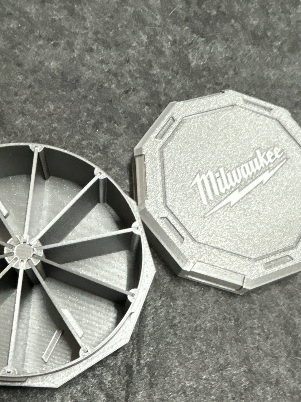 Milwaukee Gray Magnetic Accessory Organizer - Compact Octagon Case